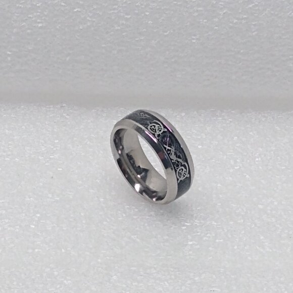Celtic Dragon Silver Knot On Black Resin Inlay Ring Size 8.25 Width 8mm Unisex - Picture 2 of 4